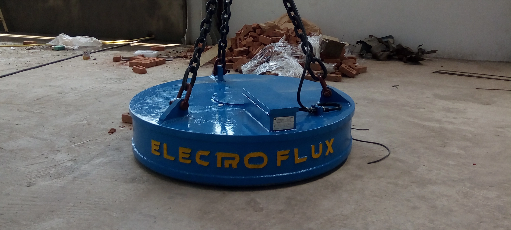 Industrial lifting electromagnet device
